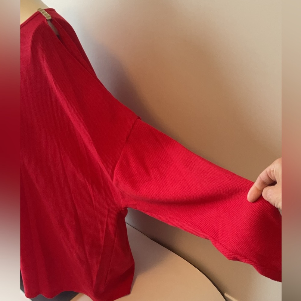 Michael Kors Crimson Cold Shoulder Top - Picture 4 of 9